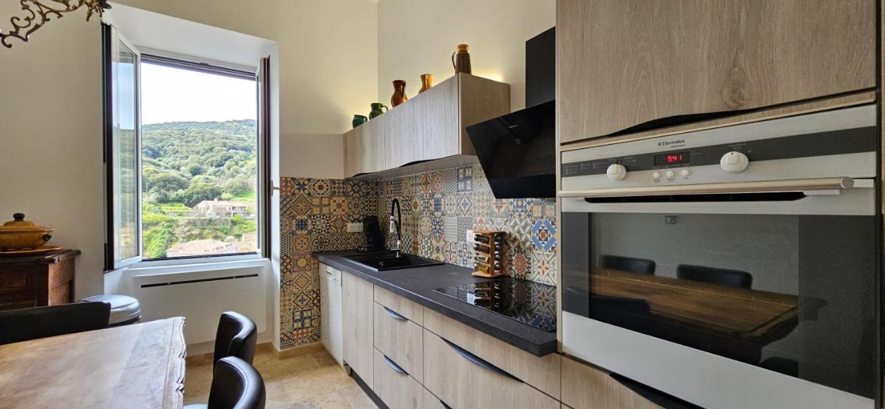 Bel & Ancien Appartement T3 Renove Dans Sartene Esterno foto