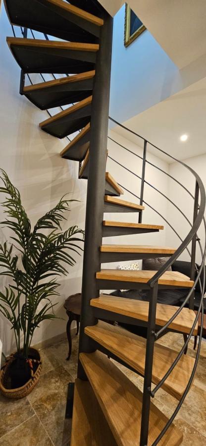 Bel & Ancien Appartement T3 Renove Dans Sartene Esterno foto