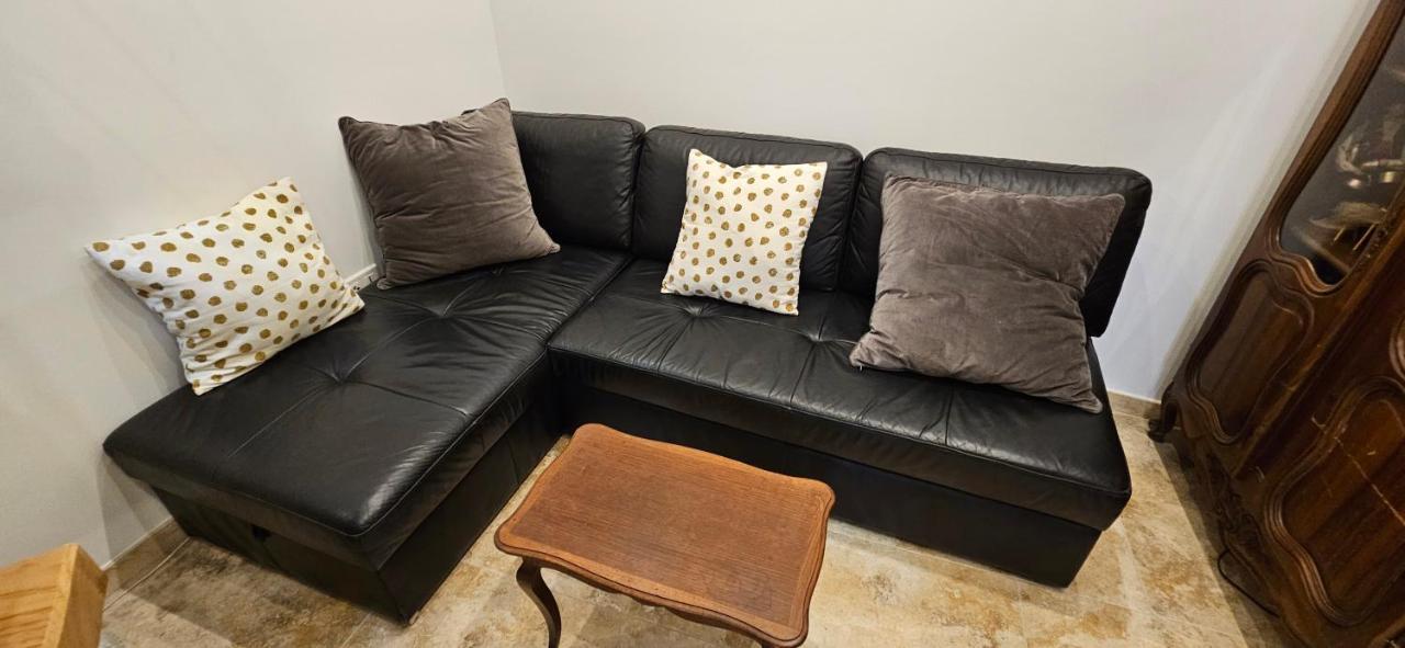 Bel & Ancien Appartement T3 Renove Dans Sartene Esterno foto