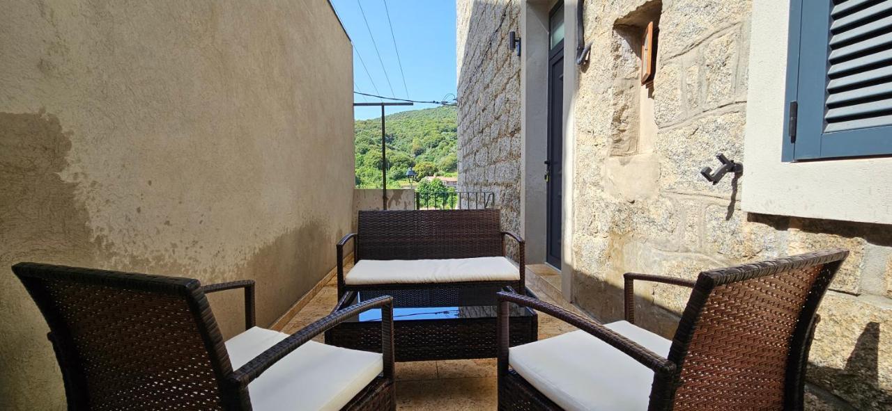 Bel & Ancien Appartement T3 Renove Dans Sartene Esterno foto